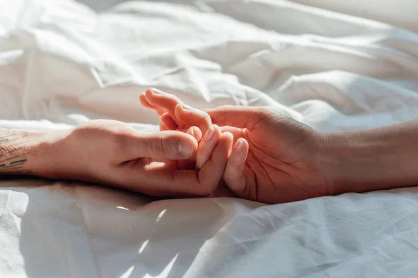 Sexothérapeute et Hypnothérapeute à Toulouse Couple en crise à Toulouse : retissez le lien de votre intimité grace à la thérapie de couple